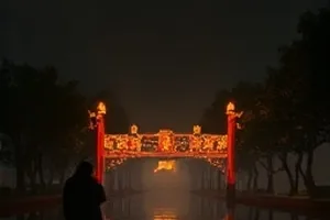 剧单频道列表《拾荒者年鉴》旧物堆与手写年鉴横版封面